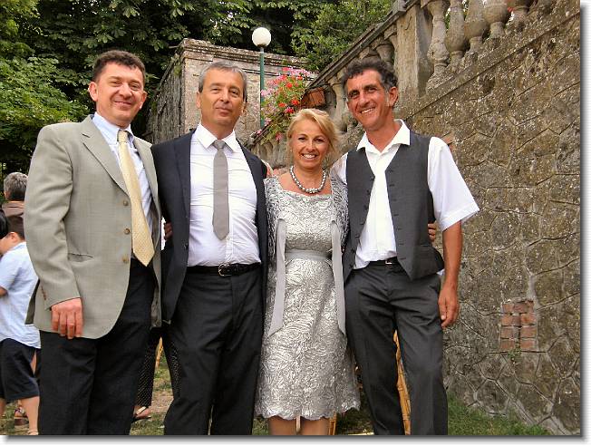 Clicca per scorrere le foto originali ingrandite
