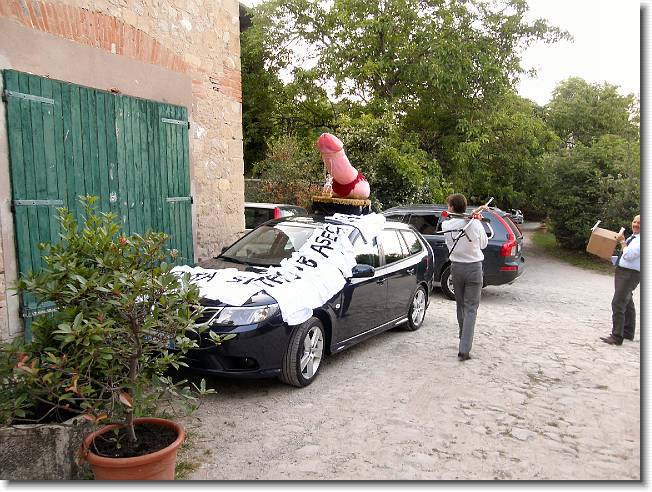 Clicca per scorrere le foto originali ingrandite