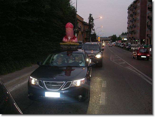 Clicca per scorrere le foto originali ingrandite