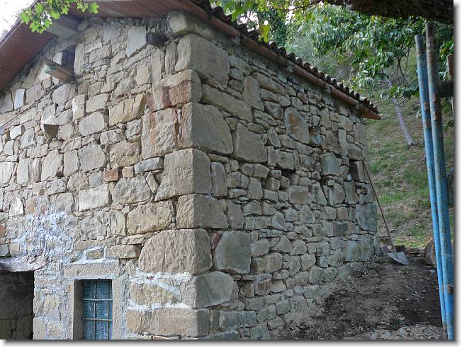 Clicca per scorrere le foto originali ingrandite