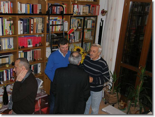 Clicca per scorrere le foto originali ingrandite