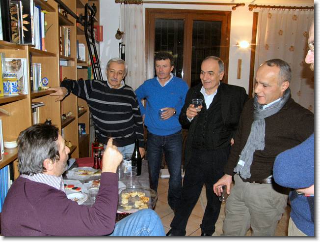 Clicca per scorrere le foto originali ingrandite