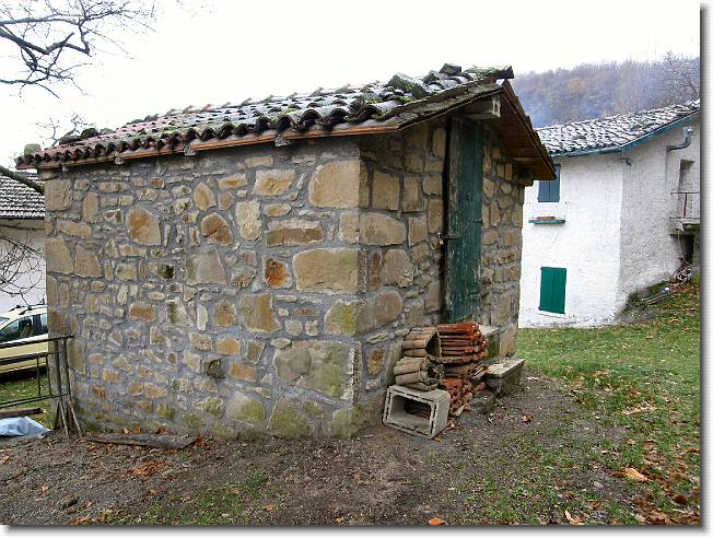 Clicca per scorrere le foto originali ingrandite