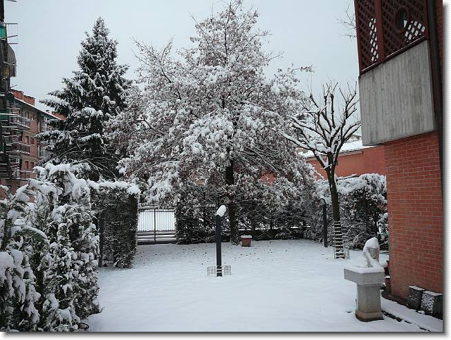 Clicca per scorrere le foto originali ingrandite