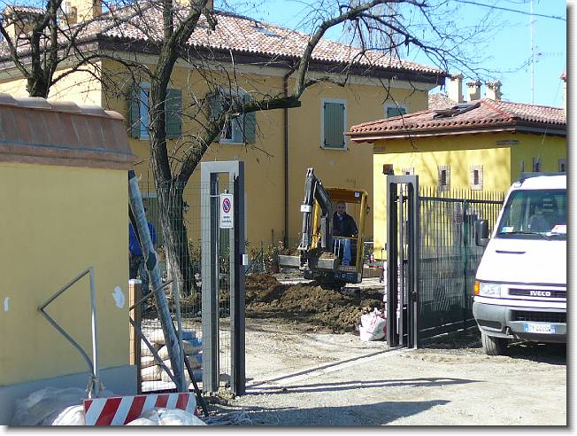 Clicca per scorrere le foto originali ingrandite