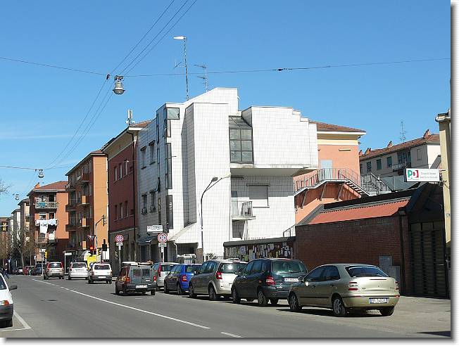 Clicca per scorrere le foto originali ingrandite