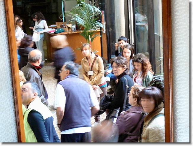 Clicca per scorrere le foto originali ingrandite