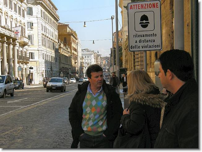 Clicca per scorrere le foto originali ingrandite
