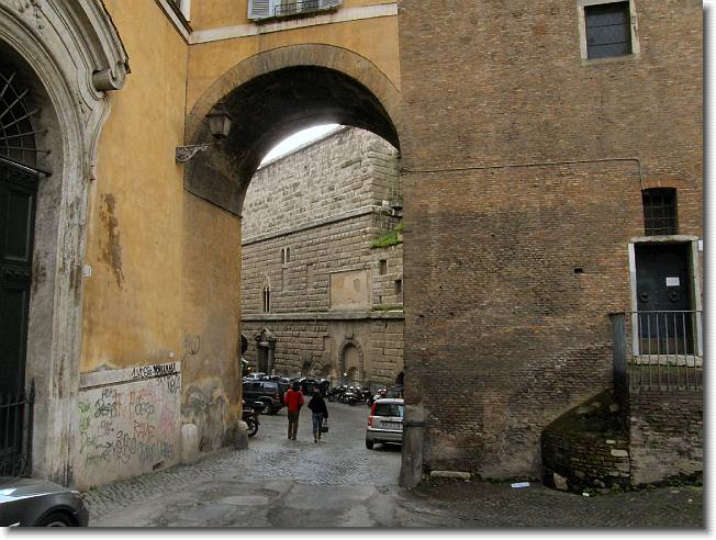 Clicca per scorrere le foto originali ingrandite