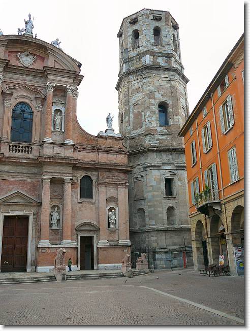 Clicca per scorrere le foto originali ingrandite