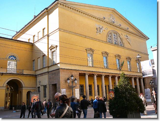 Clicca per scorrere le foto originali ingrandite