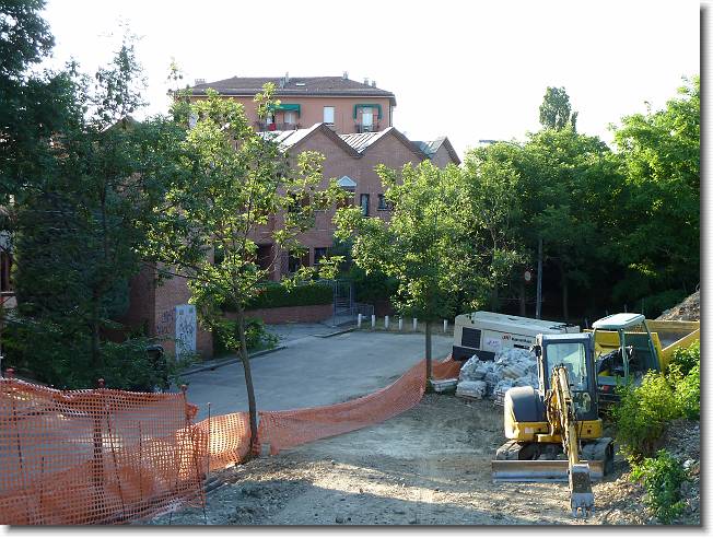 Clicca per scorrere le foto originali ingrandite