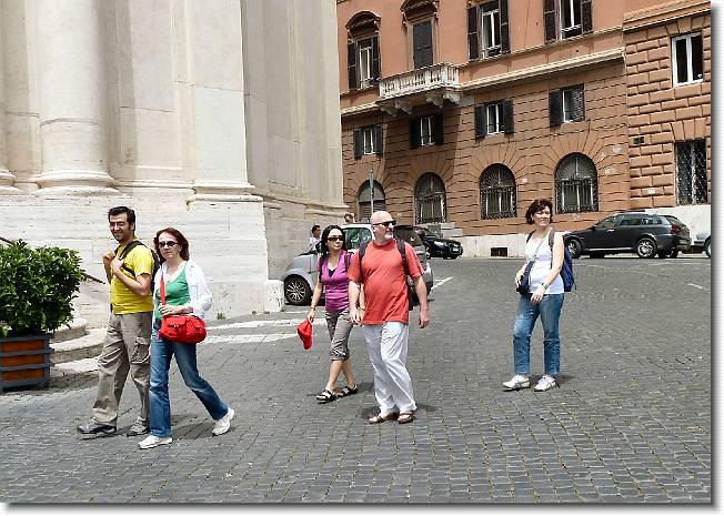 Clicca per scorrere le foto originali ingrandite