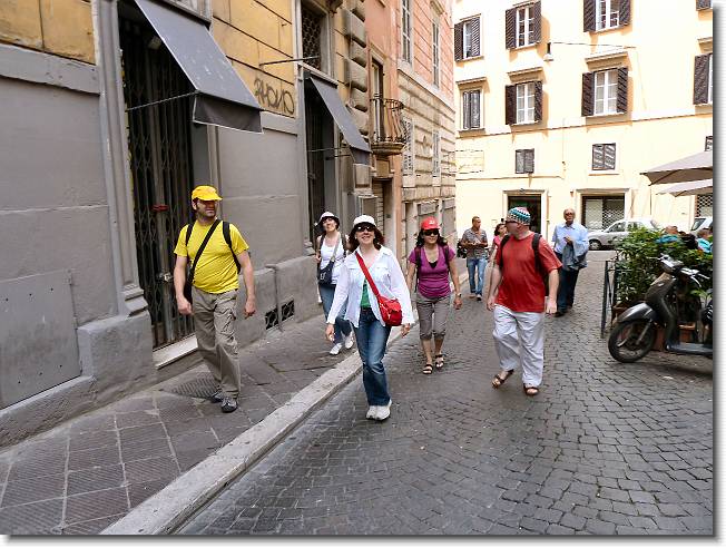 Clicca per scorrere le foto originali ingrandite