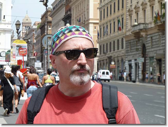 Clicca per scorrere le foto originali ingrandite