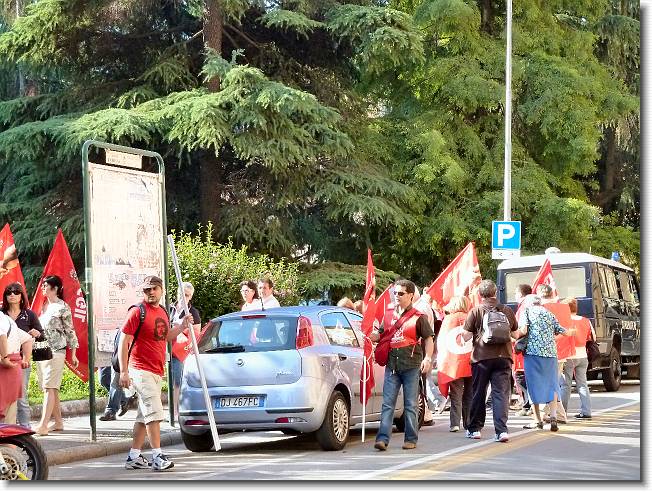 Clicca per scorrere le foto originali ingrandite