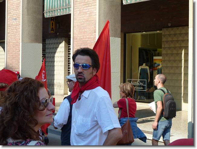 Clicca per scorrere le foto originali ingrandite