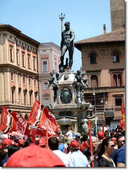 Clicca per scorrere le foto originali ingrandite