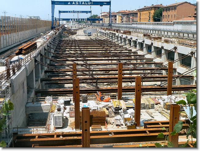Clicca per scorrere le foto originali ingrandite