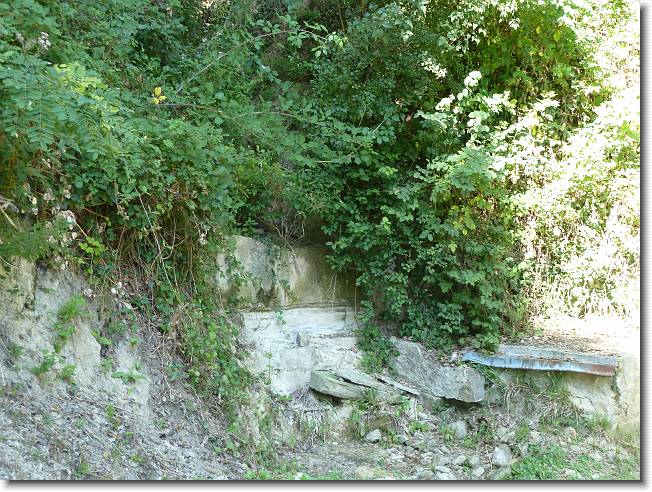 Clicca per scorrere le foto originali ingrandite