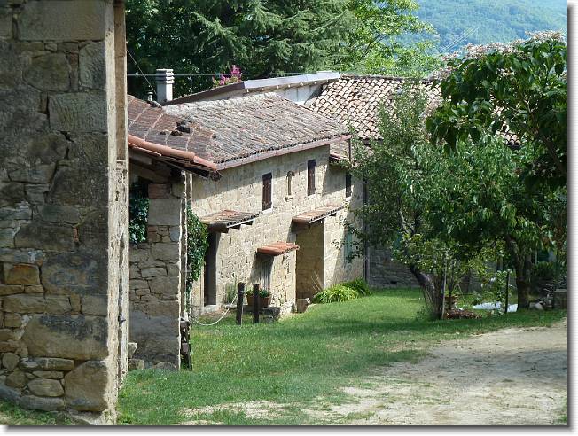 Clicca per scorrere le foto originali ingrandite