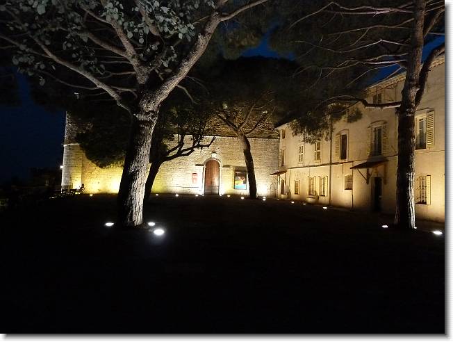 Clicca per scorrere le foto originali ingrandite