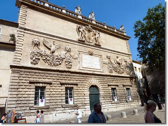 Clicca per scorrere le foto originali ingrandite