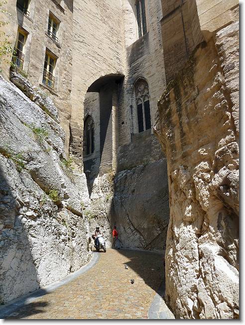 Clicca per scorrere le foto originali ingrandite