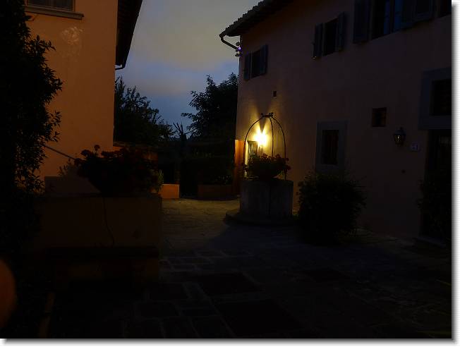 Clicca per scorrere le foto originali ingrandite