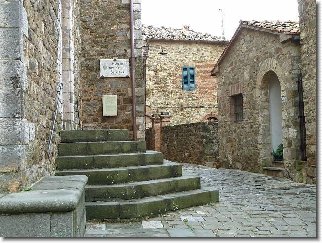 Clicca per scorrere le foto originali ingrandite