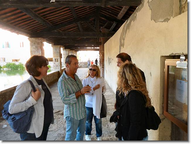 Clicca per scorrere le foto originali ingrandite