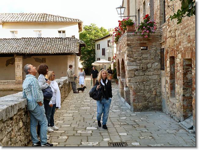 Clicca per scorrere le foto originali ingrandite
