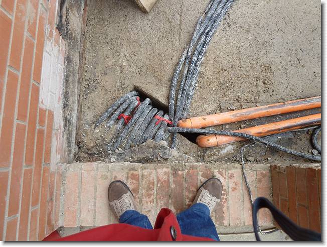 Clicca per scorrere le foto originali ingrandite
