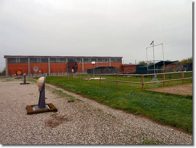 Clicca per scorrere le foto originali ingrandite