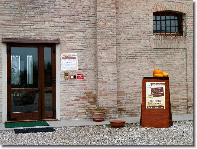 Clicca per scorrere le foto originali ingrandite