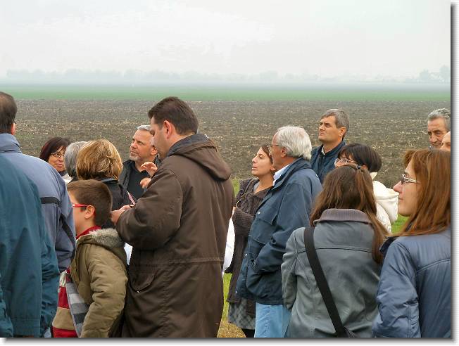 Clicca per scorrere le foto originali ingrandite