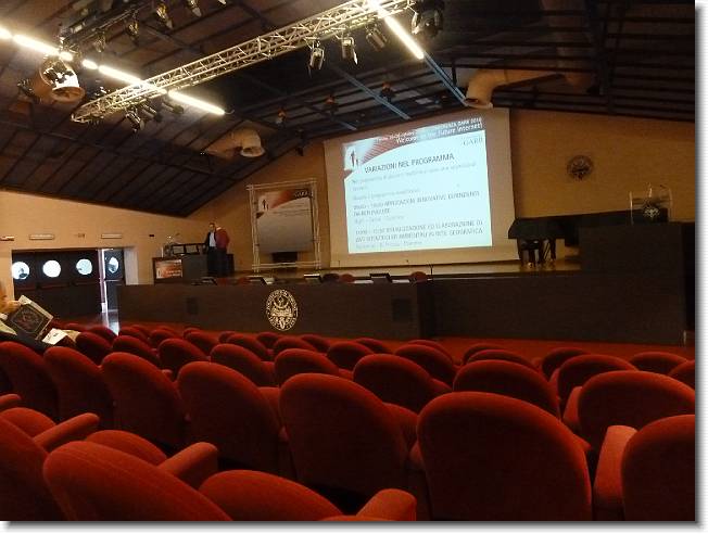 Clicca per scorrere le foto originali ingrandite