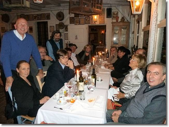 Clicca per scorrere le foto originali ingrandite