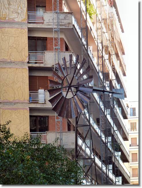 Clicca per scorrere le foto originali ingrandite