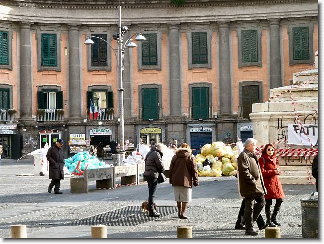 Clicca per scorrere le foto originali ingrandite