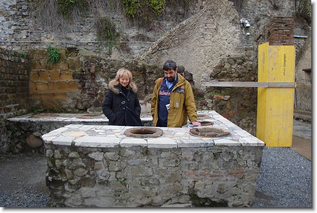 Clicca per scorrere le foto originali ingrandite