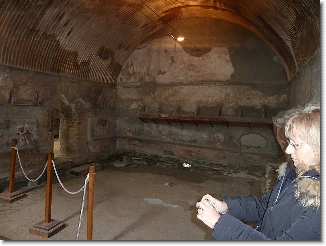 Clicca per scorrere le foto originali ingrandite