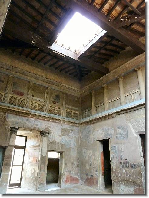 Clicca per scorrere le foto originali ingrandite