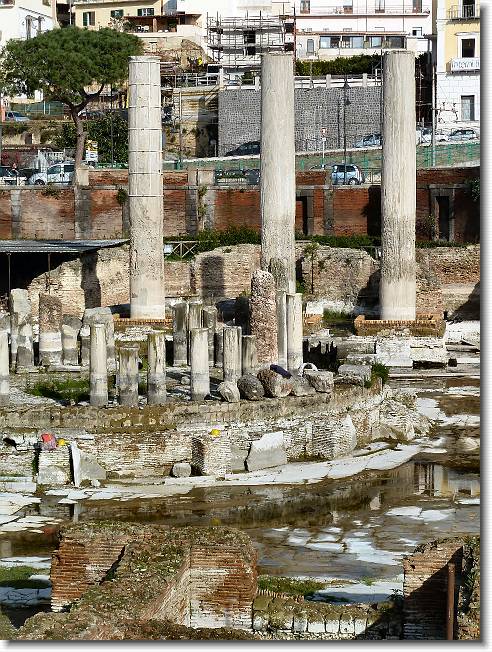 Clicca per scorrere le foto originali ingrandite