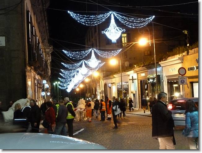 Clicca per scorrere le foto originali ingrandite
