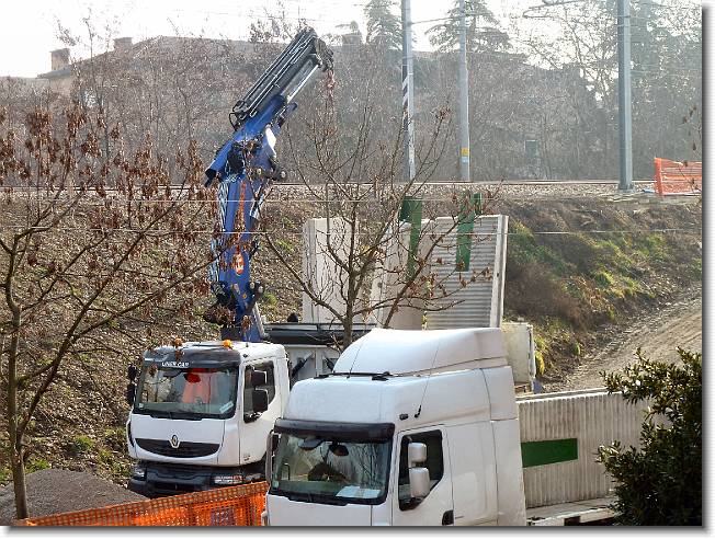 Clicca per scorrere le foto originali ingrandite