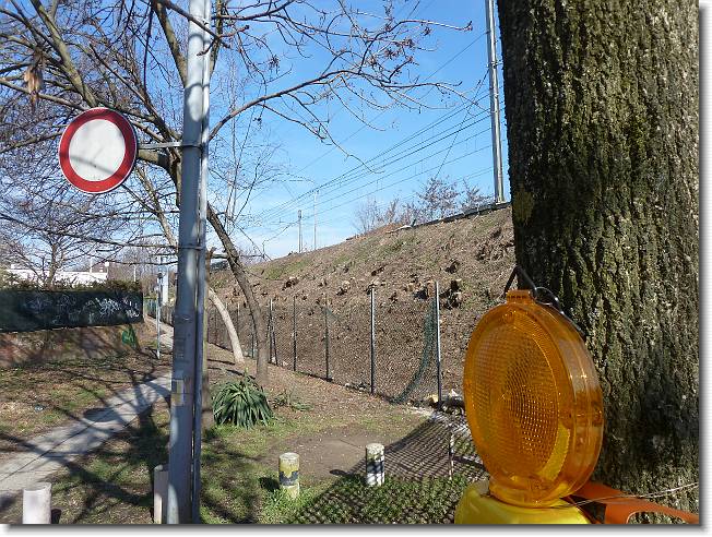 Clicca per scorrere le foto originali ingrandite
