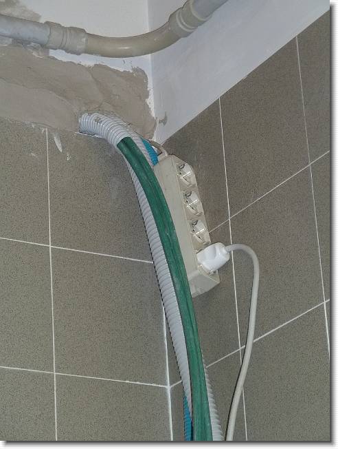 Clicca per scorrere le foto originali ingrandite