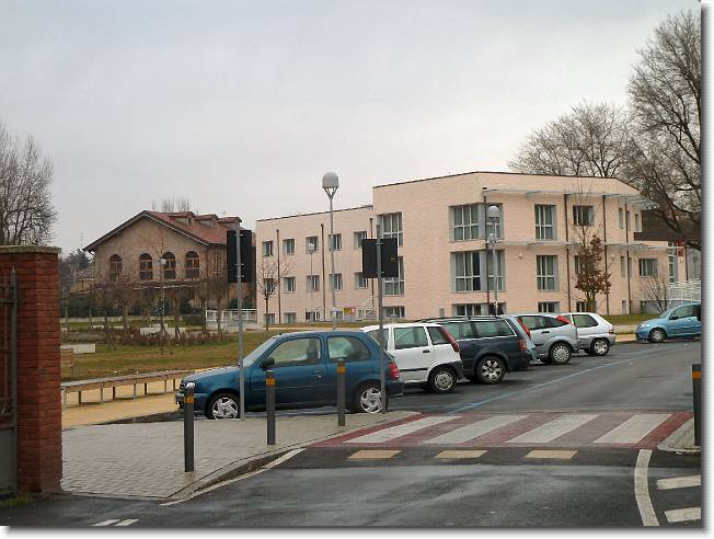 Clicca per scorrere le foto originali ingrandite