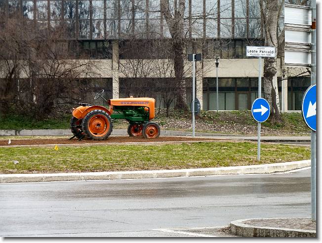 Clicca per scorrere le foto originali ingrandite